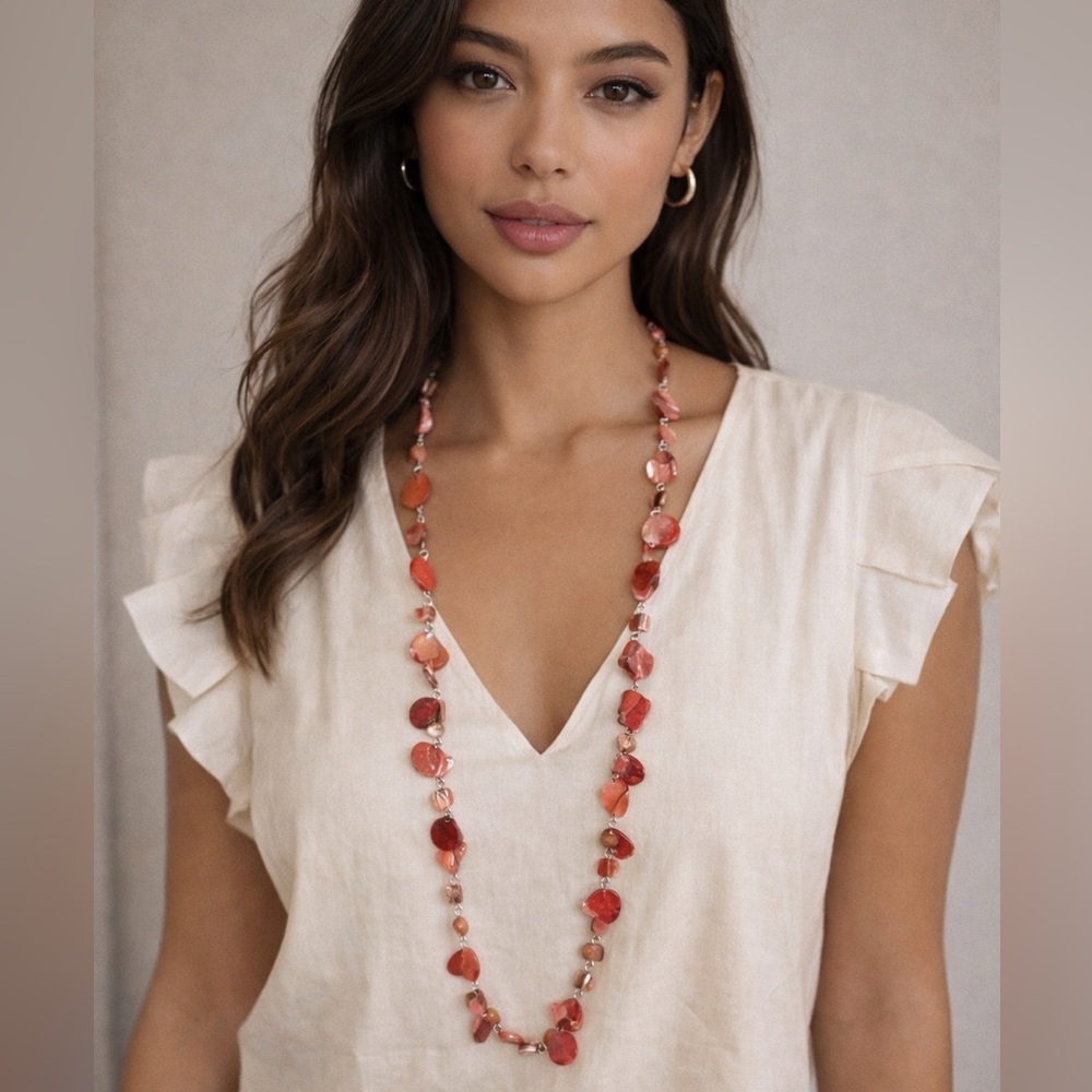 Necklace 90s vintage costume jewelry coral shell necklace.